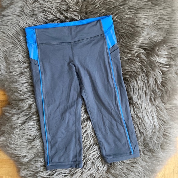 2 for $20 Lululemon Ivivva Girls Workout Capris Shorts Side Pockets - Picture 2 of 6